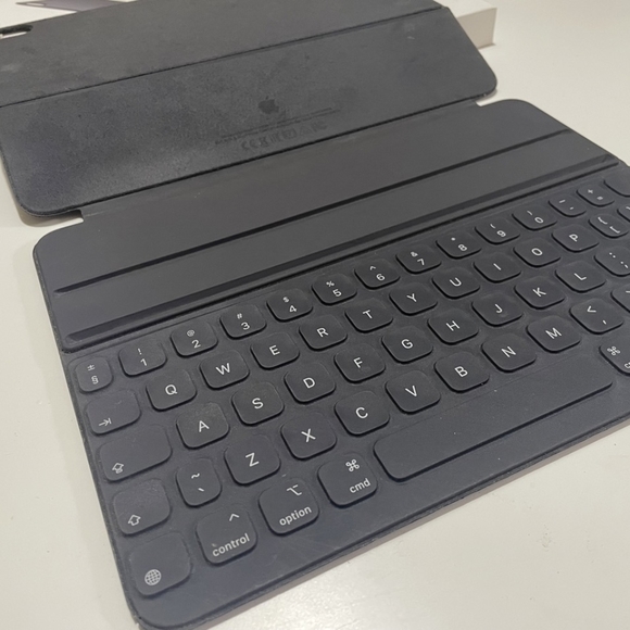 Smart Keyboard Folio for iPad Pro 11-inch - Picture 5 of 11